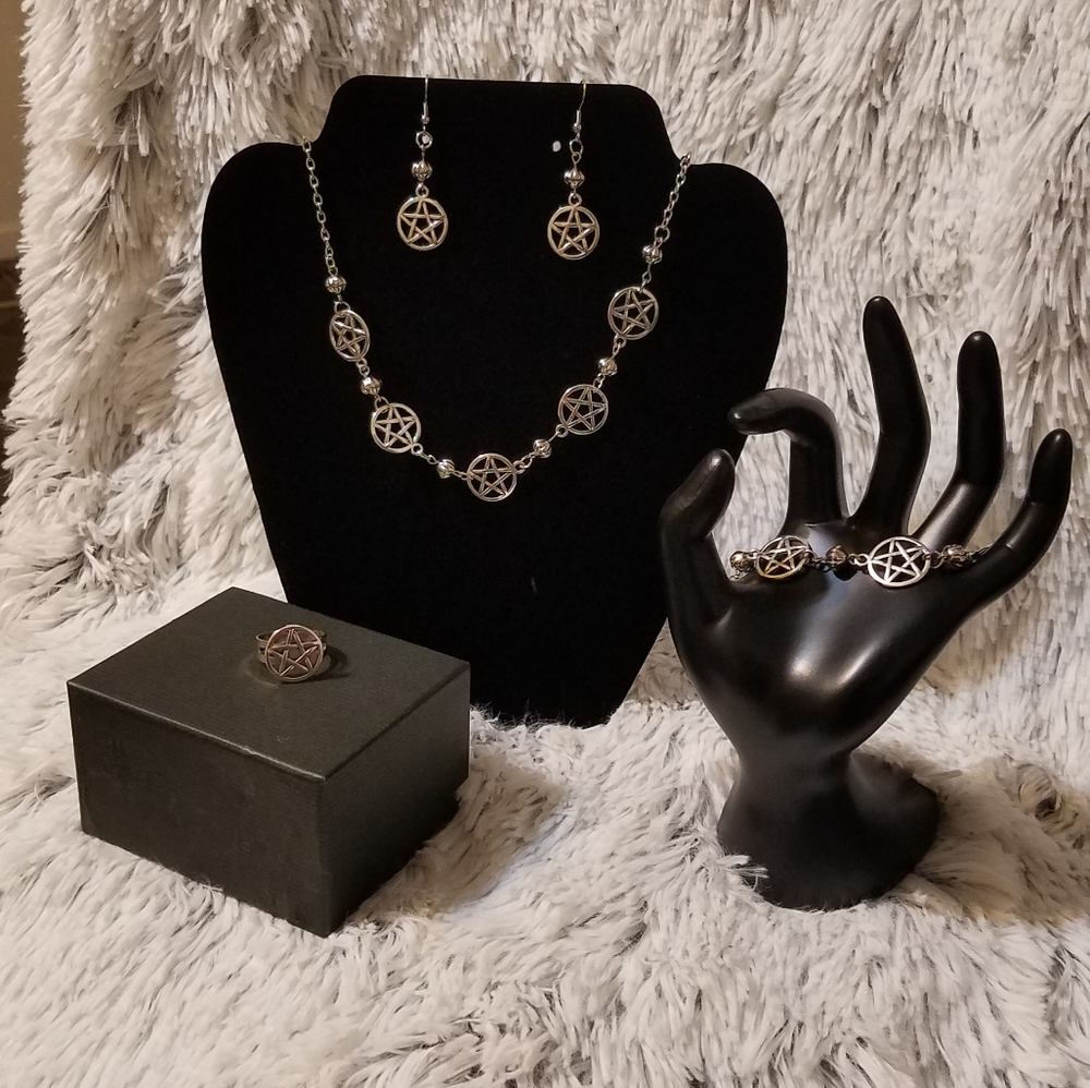 "Pentagram set"